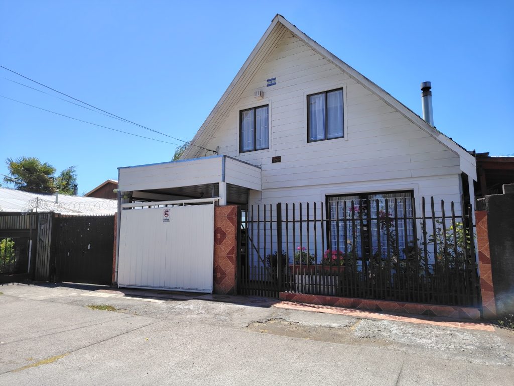Casa en Venta – Calle Mendoza, a pasos del Centro de Los Ángeles